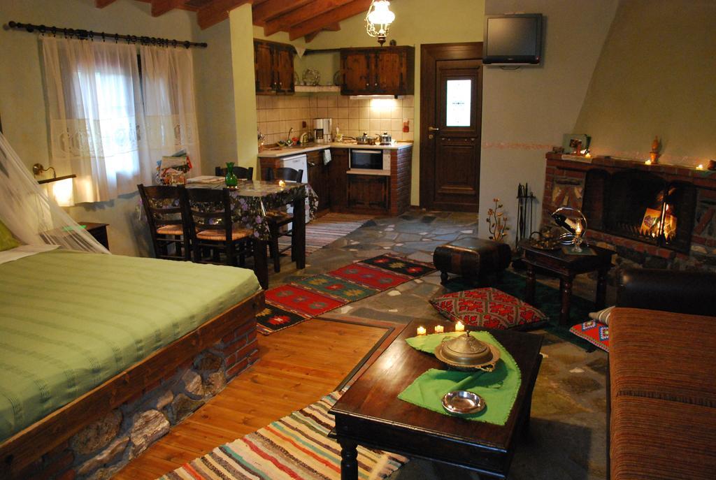 Tzivaeri Hotel Likodhromion Bilik gambar