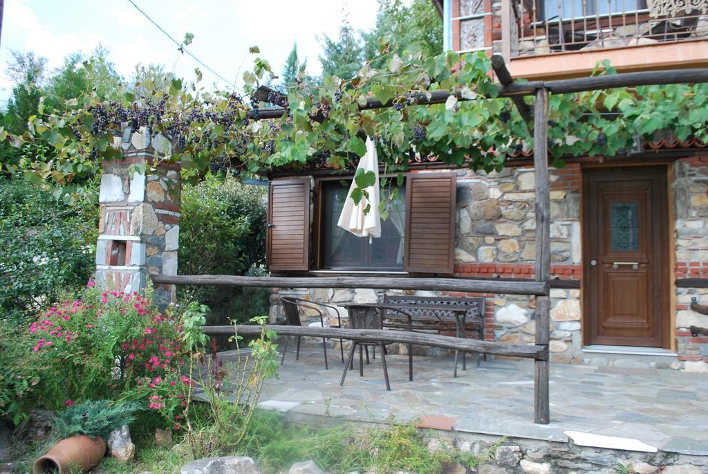 Tzivaeri Hotel Likodhromion Bilik gambar
