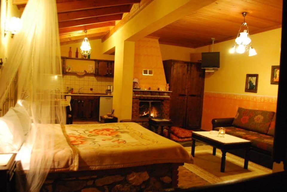 Tzivaeri Hotel Likodhromion Luaran gambar